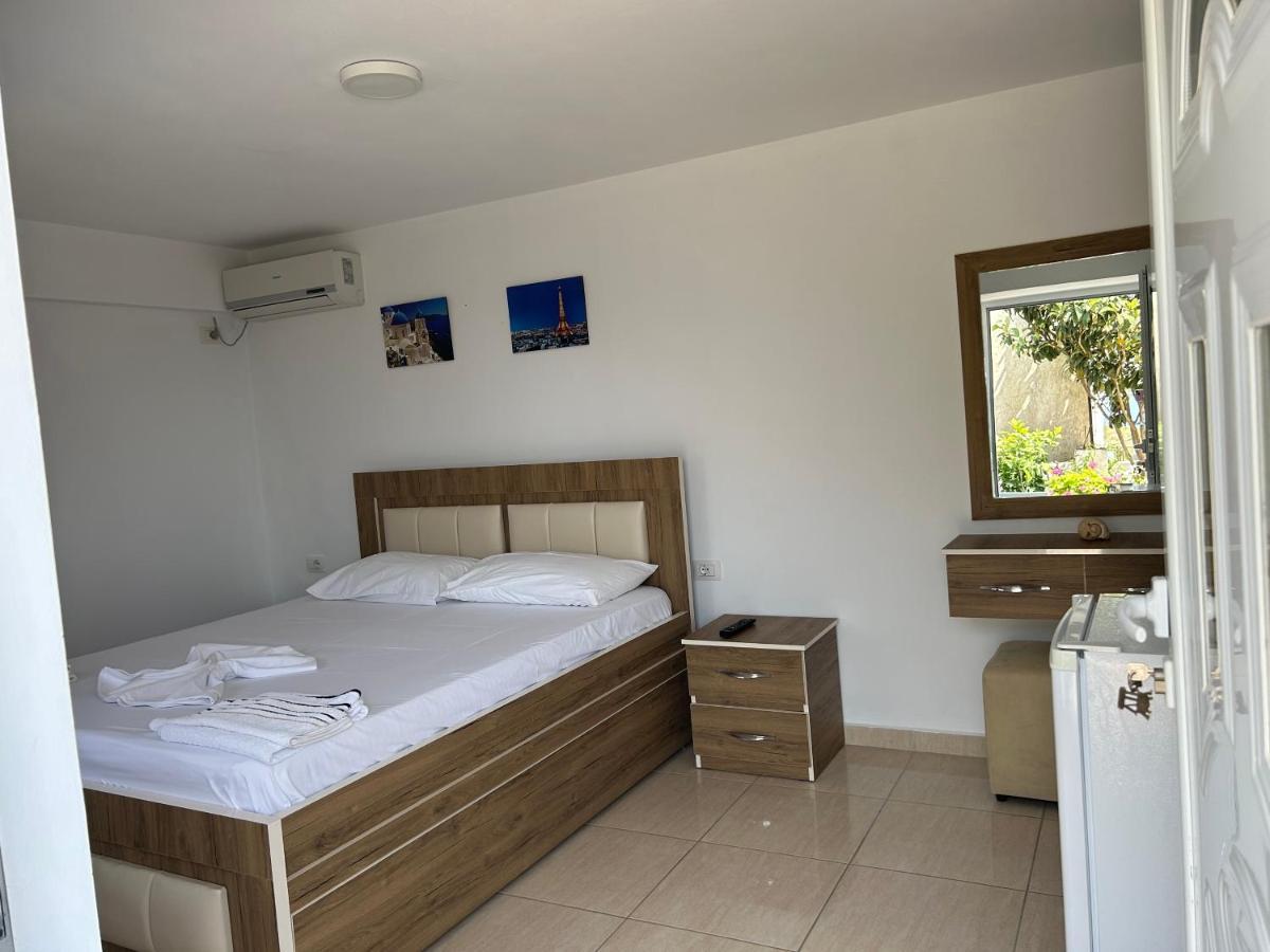 Eri Rooms Саранда Екстер'єр фото