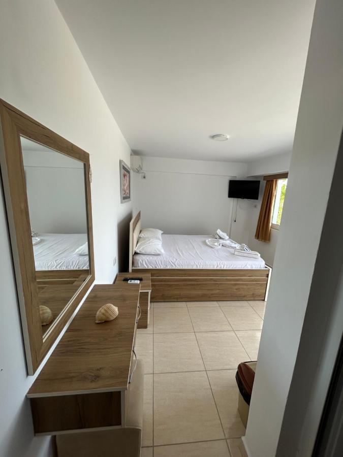 Eri Rooms Саранда Екстер'єр фото
