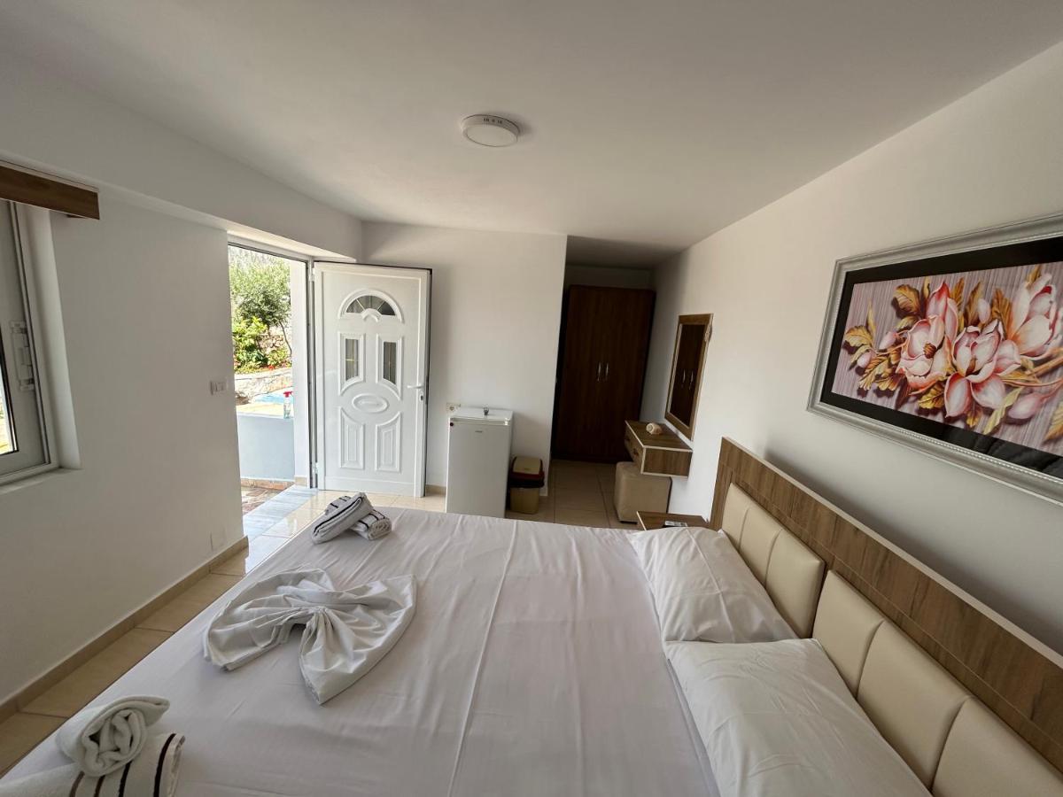 Eri Rooms Саранда Екстер'єр фото